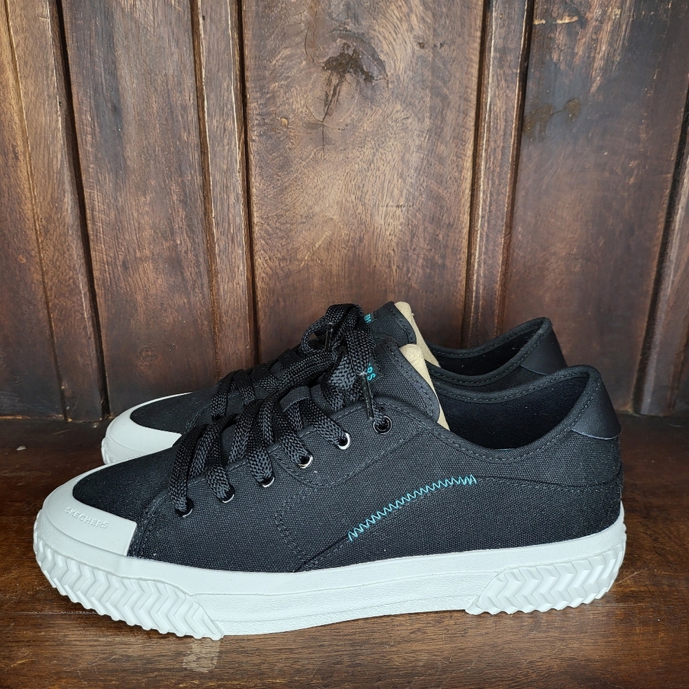 Skechers NWT